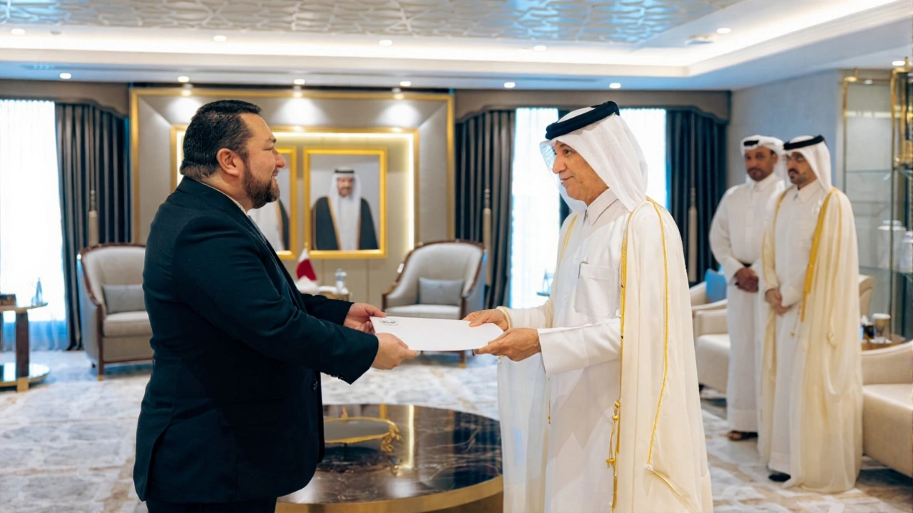 Qatar Receives Credentials from El Salvador, Panama, Cuba Ambassadors in Doha