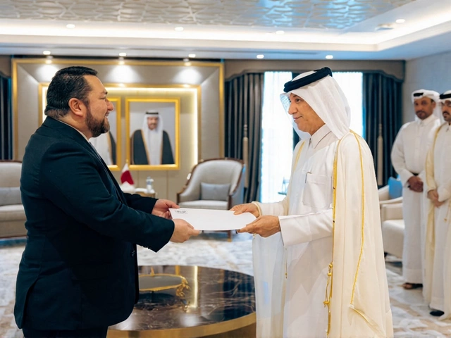 Qatar Receives Credentials from El Salvador, Panama, Cuba Ambassadors in Doha